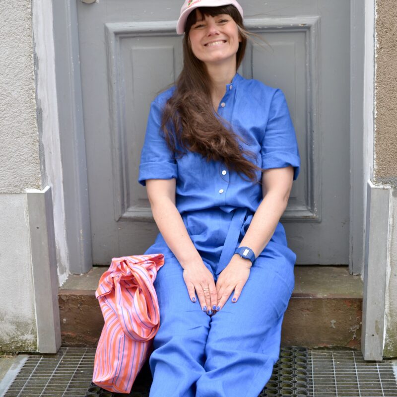 Jumpsuit aus Leinen, Farbe kobalt 2025 – Bild 7