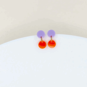 Dotty Acryl Ohrringe in flieder neonorange