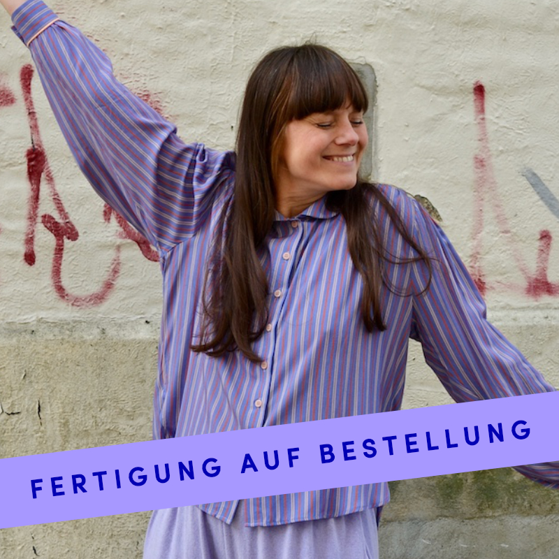 *ON DEMAND* Bluse aus Viskose Fine Stripes blue