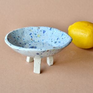 Keramikschale "Konfetti" mit drei Beinchen
