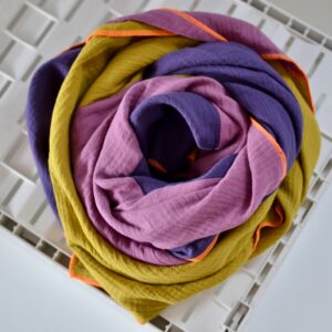 Quadrat-Halstuch, 130 x 130cm, Kurkuma/Raspberry/LILAC