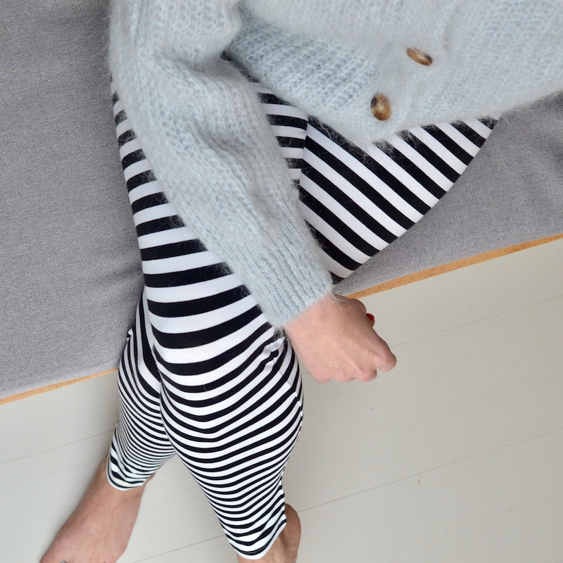 Leggings schwarz/weiss gestreift – Bild 2