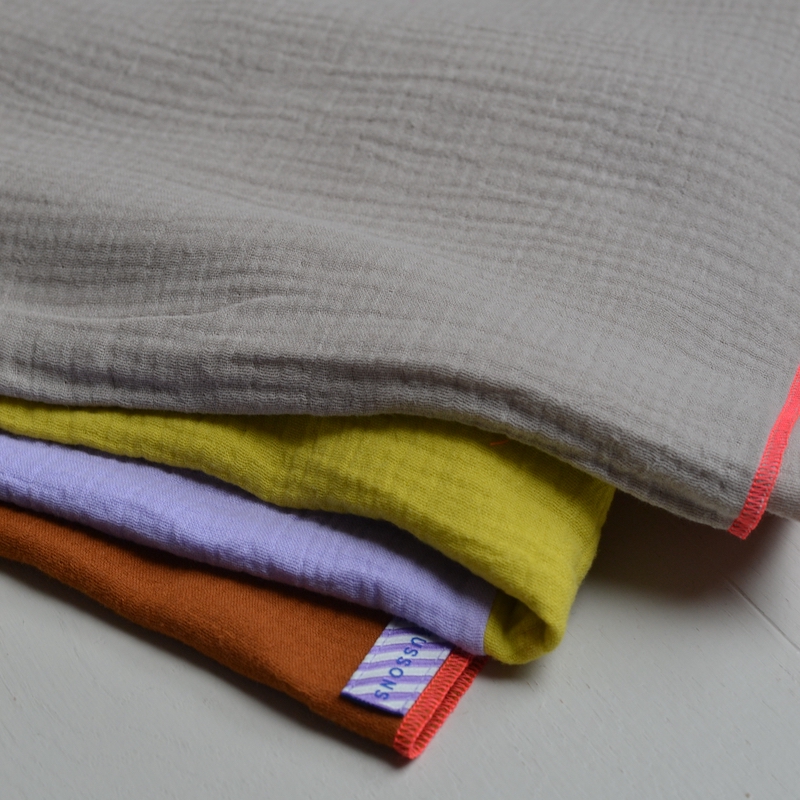 Quadrat-Halstuch, 130 x 130cm, beige/banana/lavender/rust – Bild 2