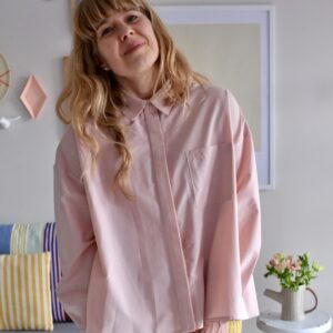 Weit geschnittene Bluse mit Raffung im Rücken, Farbe altrosa