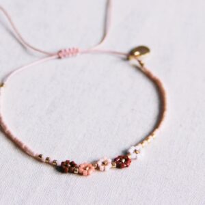 Miyuki bracelet with 5 mini daisy flowers - nude mix