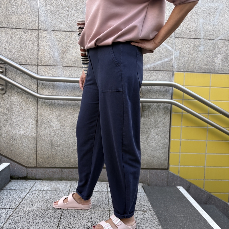 Barrel Fit Sweathose, Farbe marine – Bild 5