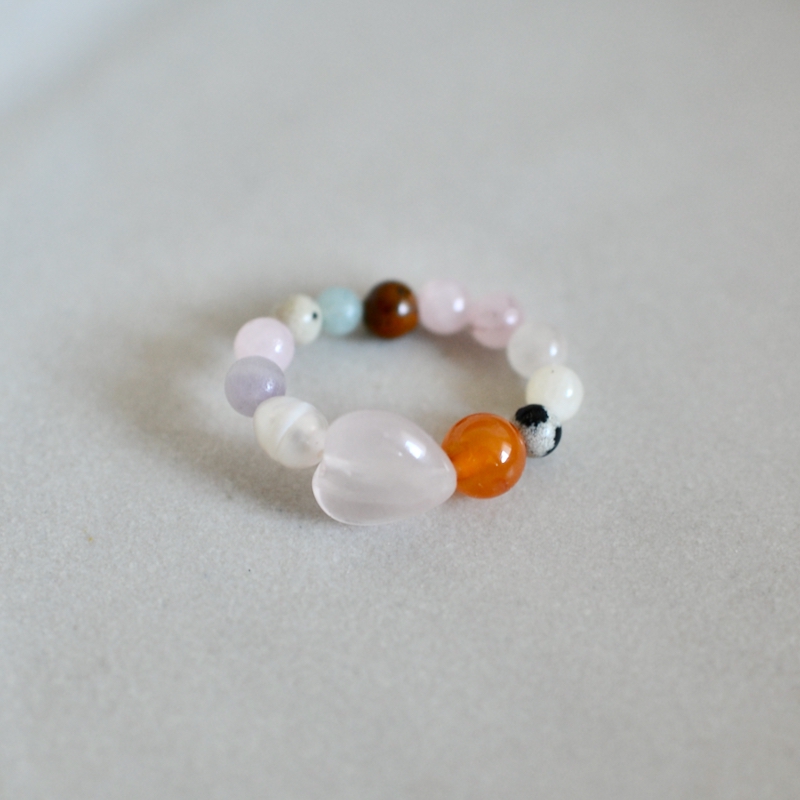 #09 Ring (Größe 1) mit Edelsteinmix und Rosenquarzherz