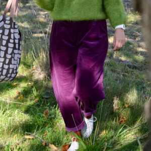 Cordhose plum, ballon fit
