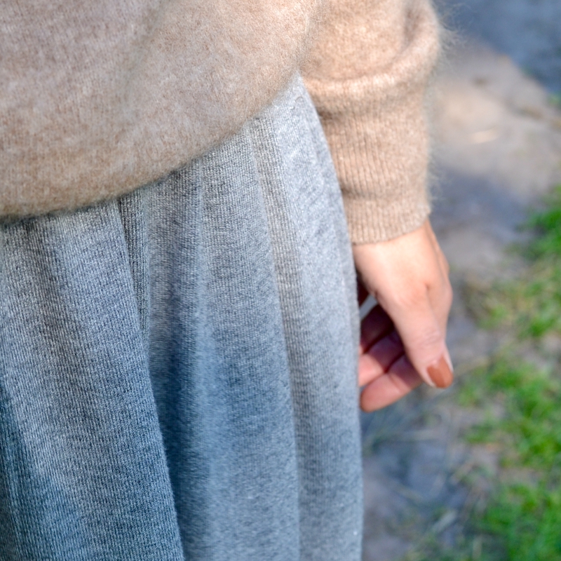 Fließender Strickrock aus Viskose, grey melange – Bild 5